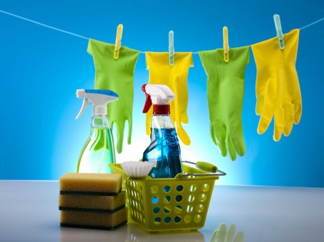 Cleaning products and protective gear for oven cleaning